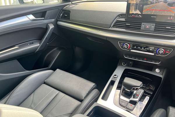 2024 Audi Q5 40 TDI S line FY