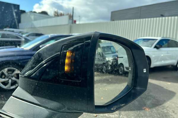 2024 Audi Q5 40 TDI S line FY