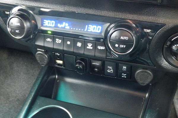2022 Toyota Hilux SR5 GUN126R 4X4