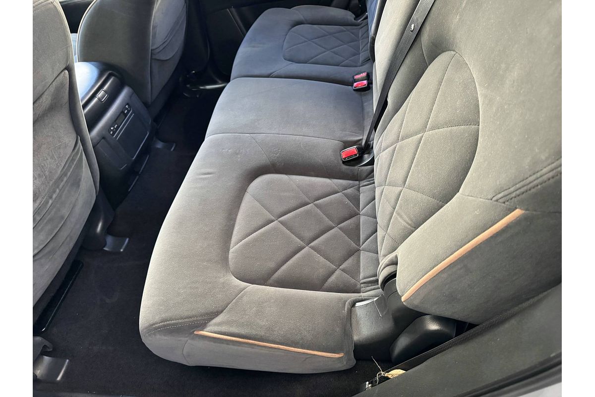 2012 Nissan Patrol ST-L Y62