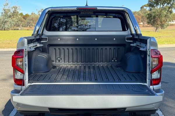 2025 Nissan Navara ST-X D23 4X4