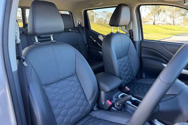 2025 Nissan Navara ST-X D23 4X4