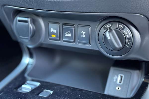 2025 Nissan Navara ST-X D23 4X4