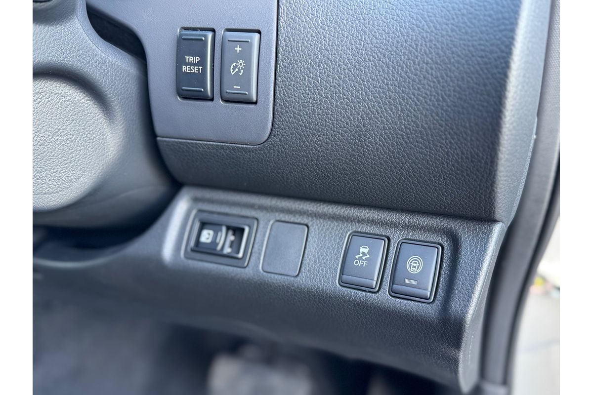 2025 Nissan Navara ST-X D23 4X4