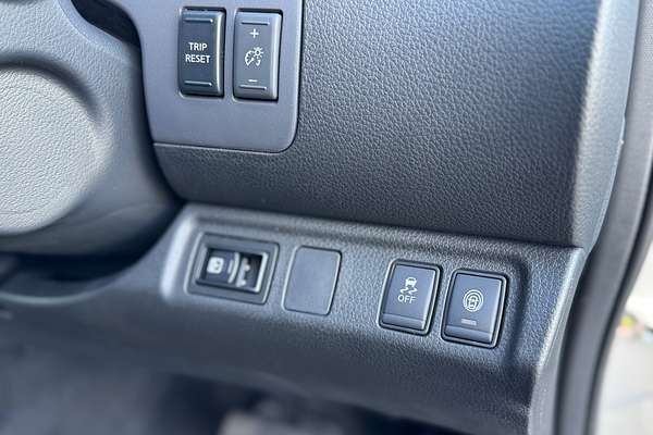 2025 Nissan Navara ST-X D23 4X4
