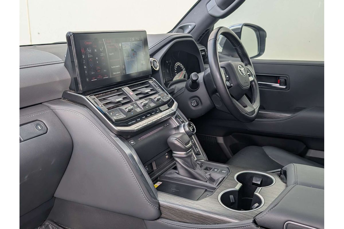 2023 Toyota Landcruiser Sahara ZX FJA300R