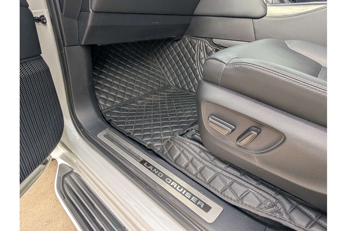 2023 Toyota Landcruiser Sahara ZX FJA300R