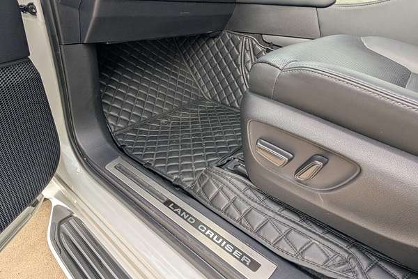 2023 Toyota Landcruiser Sahara ZX FJA300R