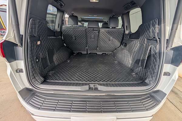 2023 Toyota Landcruiser Sahara ZX FJA300R