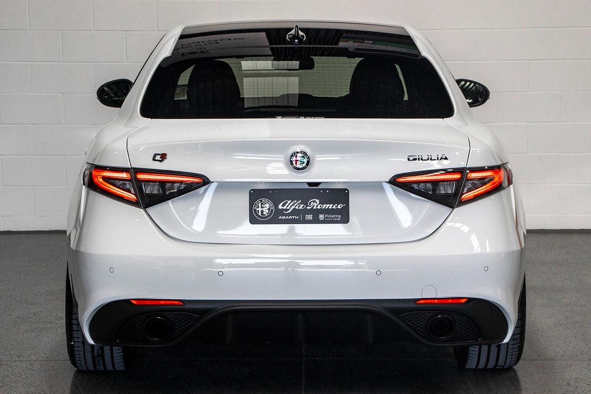2025 Alfa Romeo Giulia Tributo Italiano Series 5