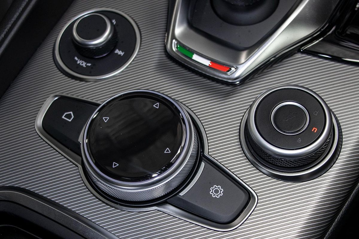 2025 Alfa Romeo Giulia Tributo Italiano Series 5