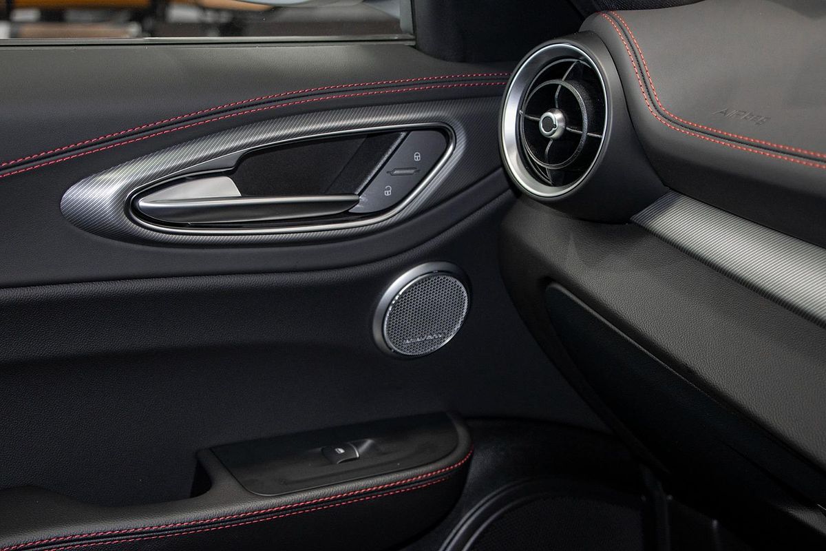 2025 Alfa Romeo Giulia Tributo Italiano Series 5
