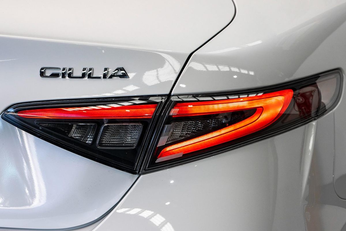 2025 Alfa Romeo Giulia Tributo Italiano Series 5