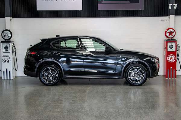 2023 Alfa Romeo Stelvio Ti Series 4