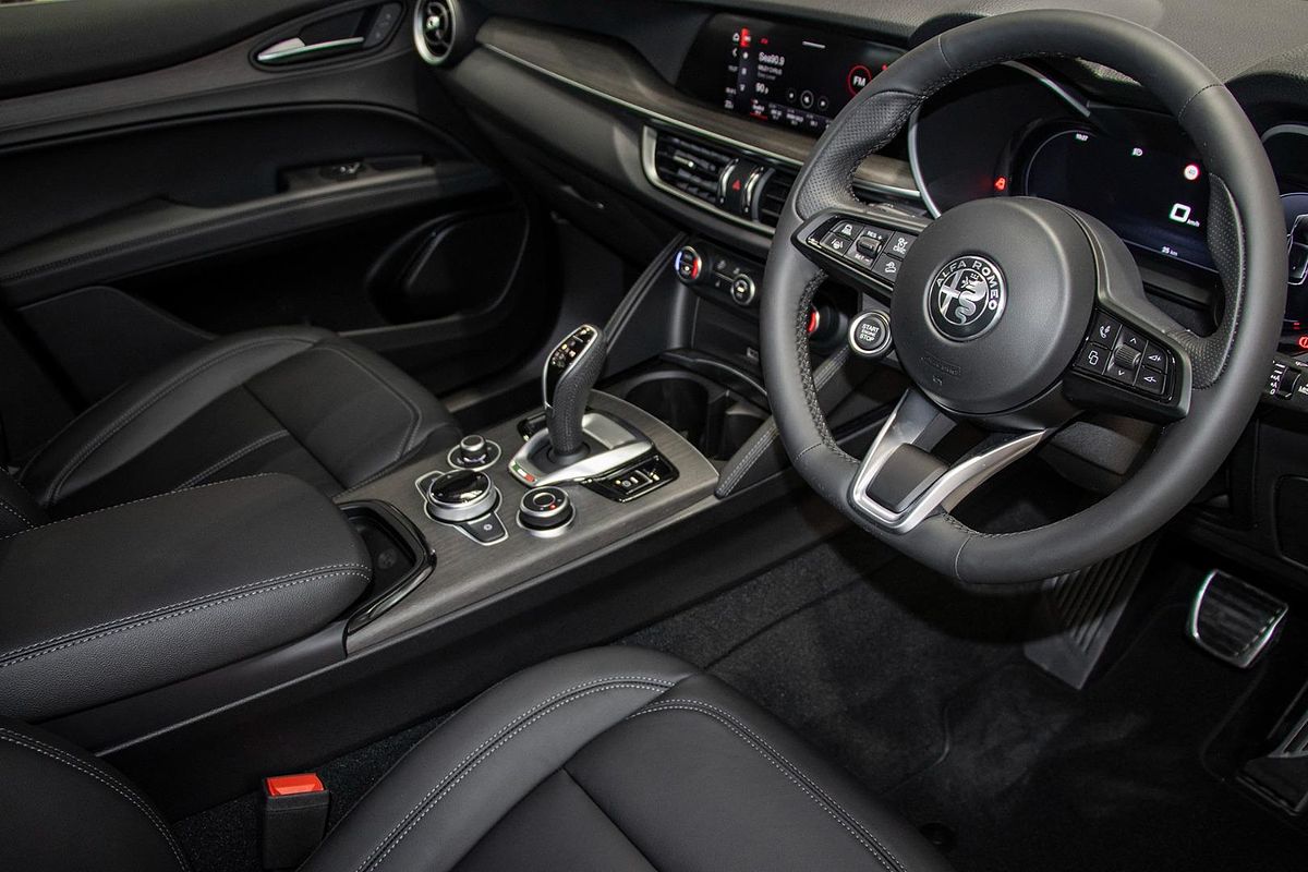 2023 Alfa Romeo Stelvio Ti Series 4