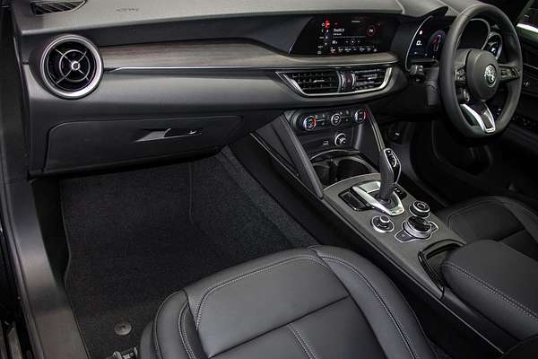 2023 Alfa Romeo Stelvio Ti Series 4