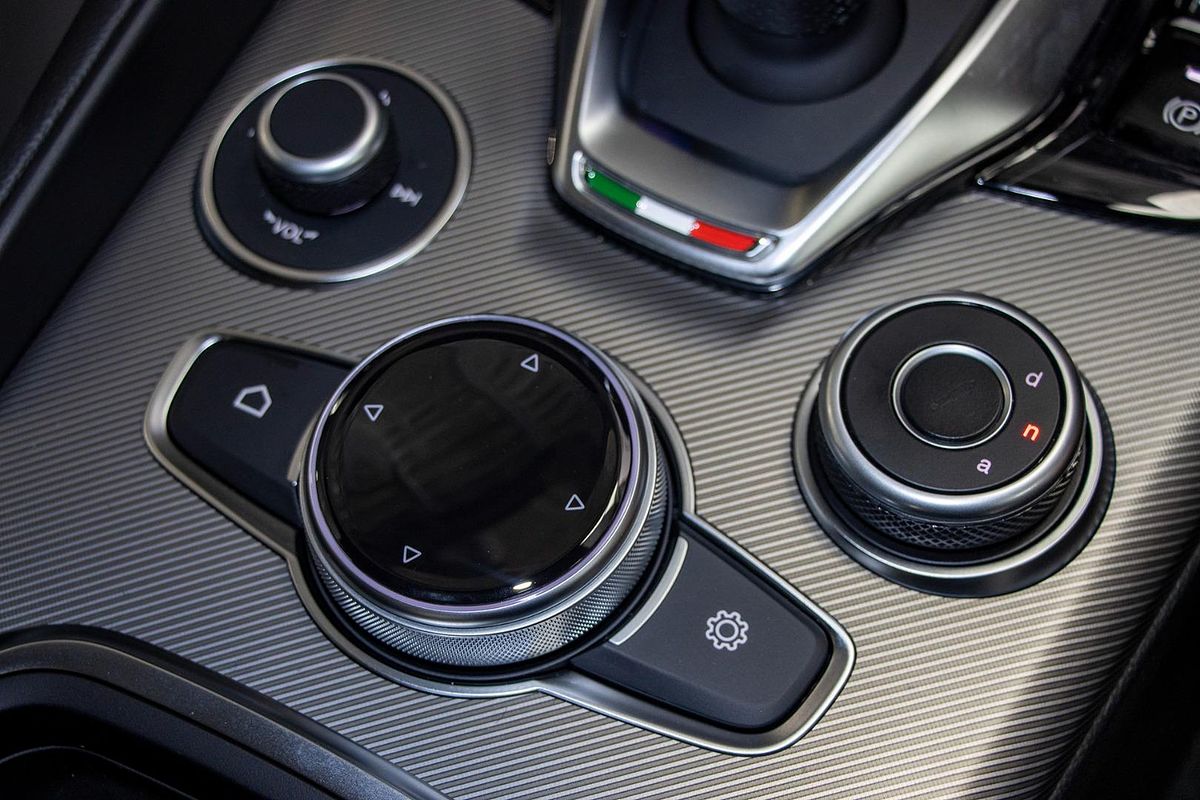 2025 Alfa Romeo Giulia Tributo Italiano Series 5