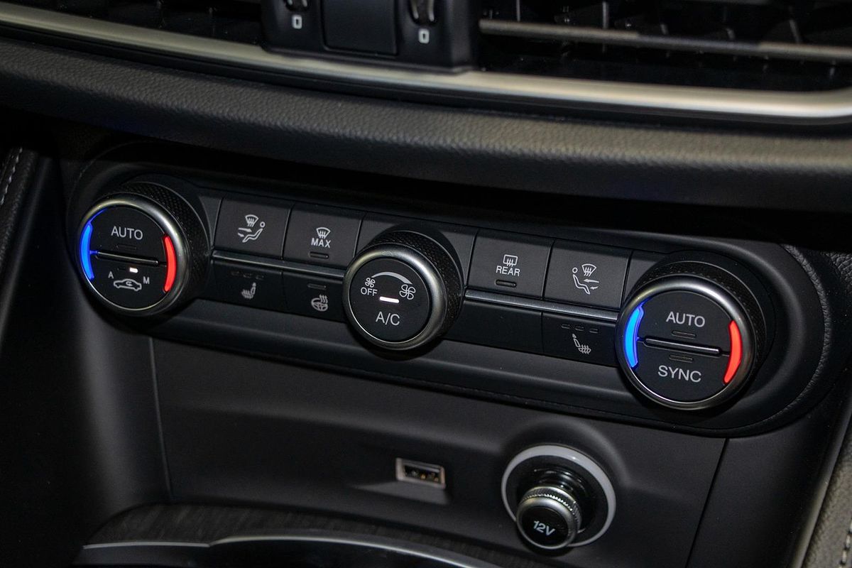 2023 Alfa Romeo Stelvio Ti Series 4