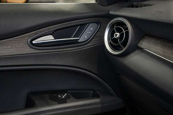 2023 Alfa Romeo Stelvio Ti Series 4