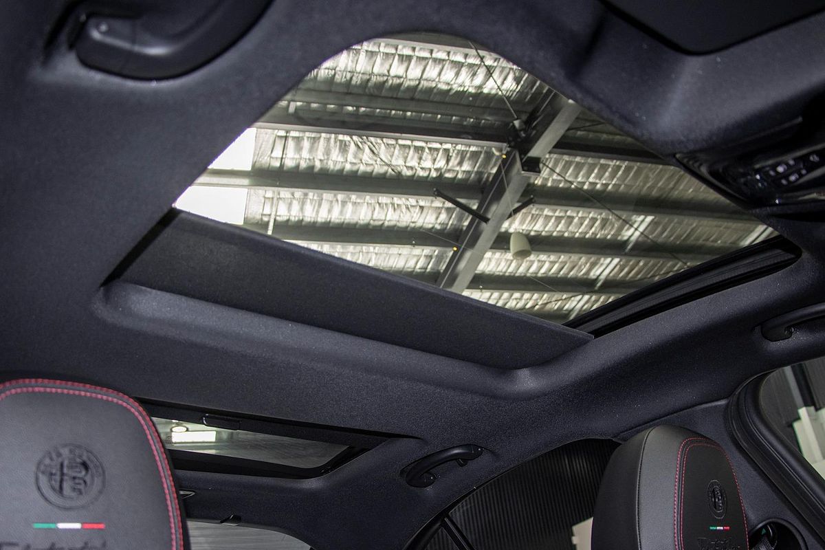 2025 Alfa Romeo Giulia Tributo Italiano Series 5