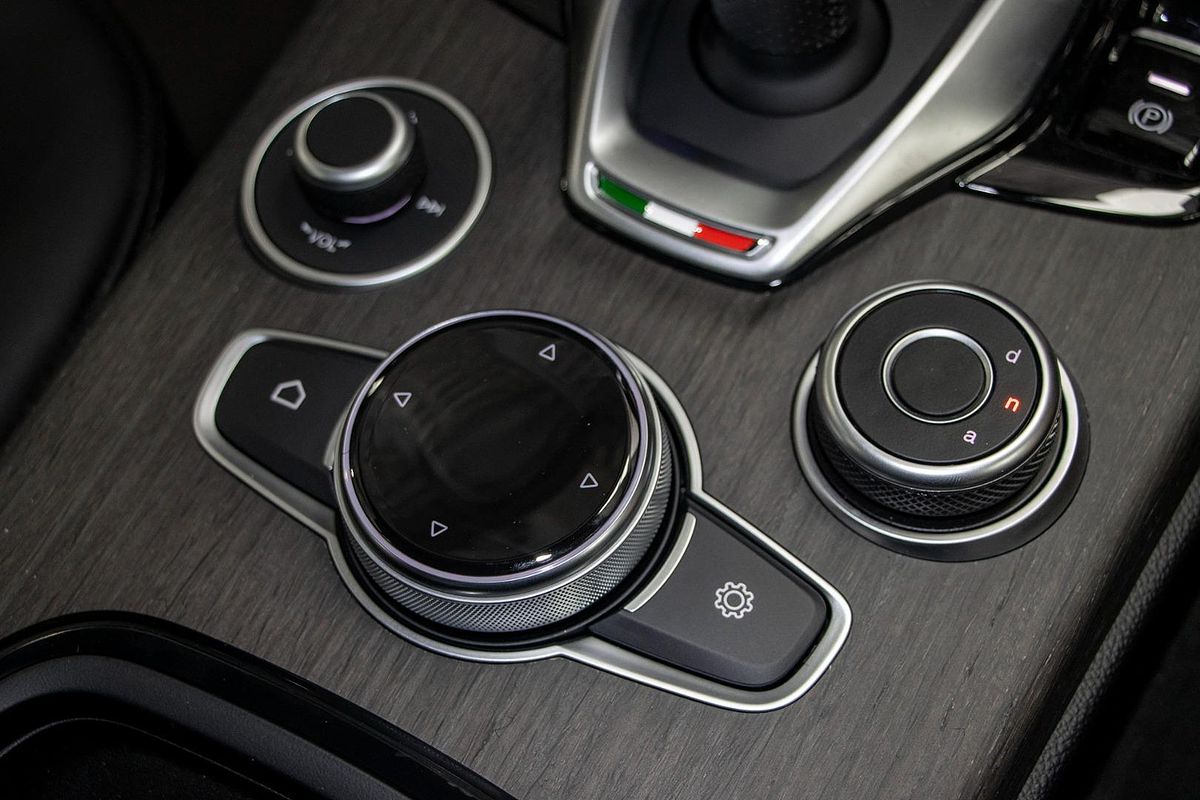 2023 Alfa Romeo Stelvio Ti Series 4
