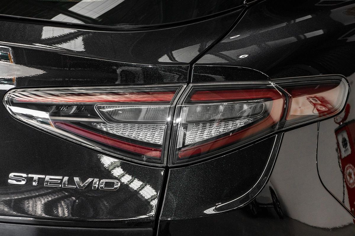 2023 Alfa Romeo Stelvio Ti Series 4
