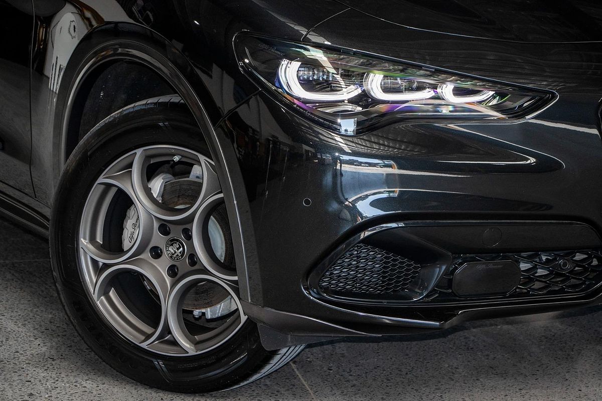 2023 Alfa Romeo Stelvio Ti Series 4