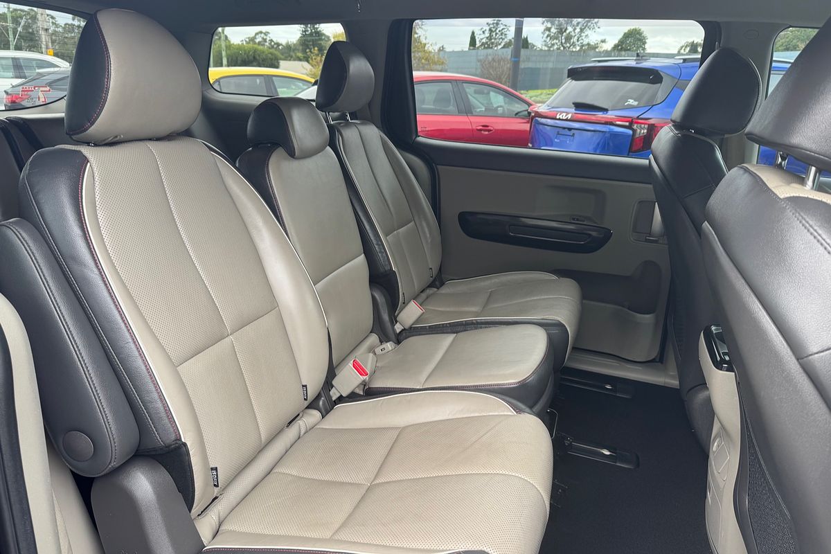 2015 Kia Carnival Platinum YP