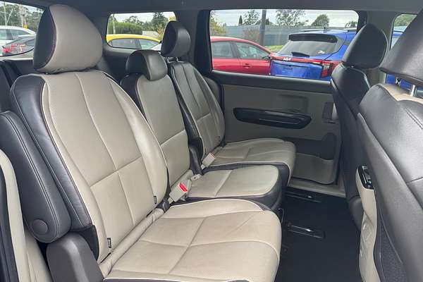 2015 Kia Carnival Platinum YP