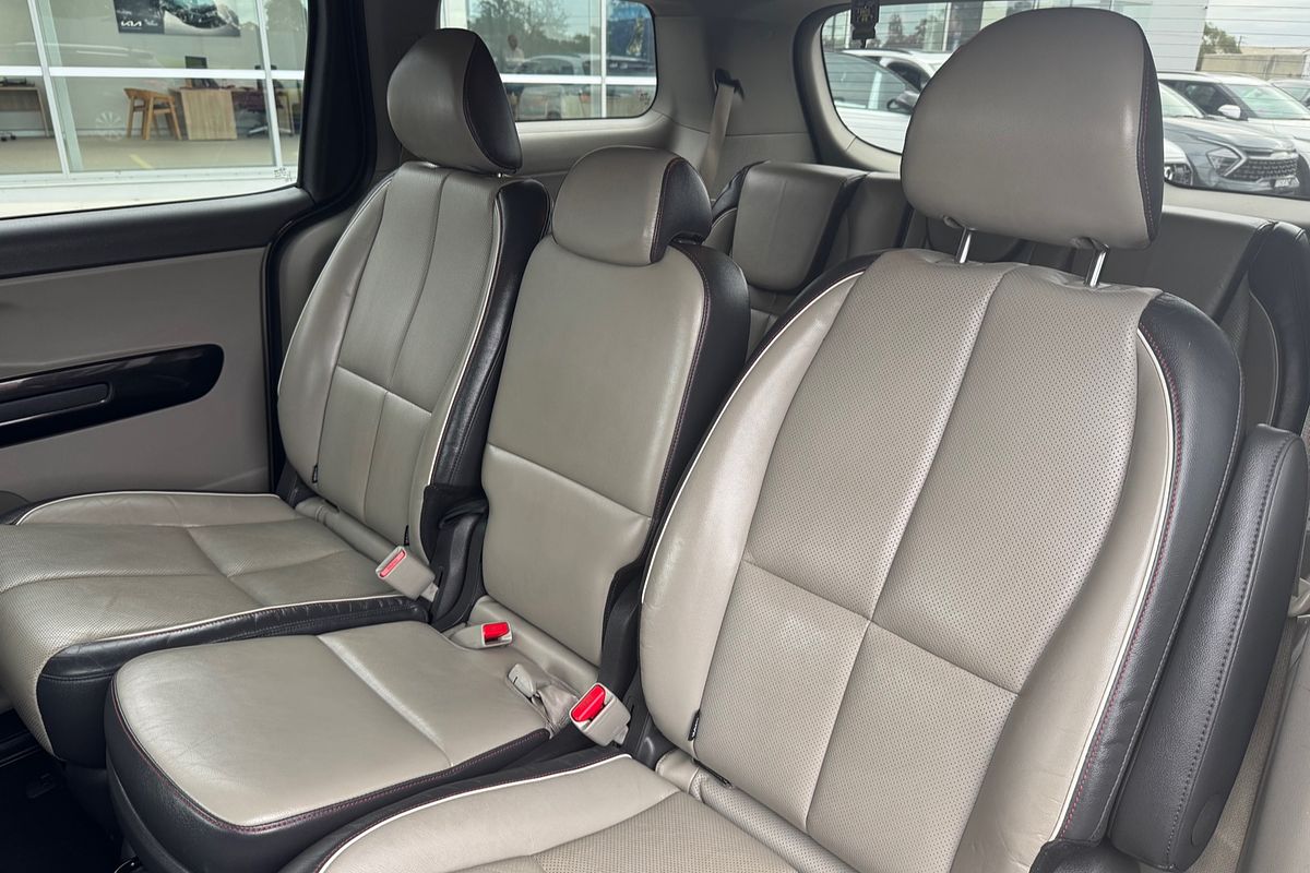 2015 Kia Carnival Platinum YP