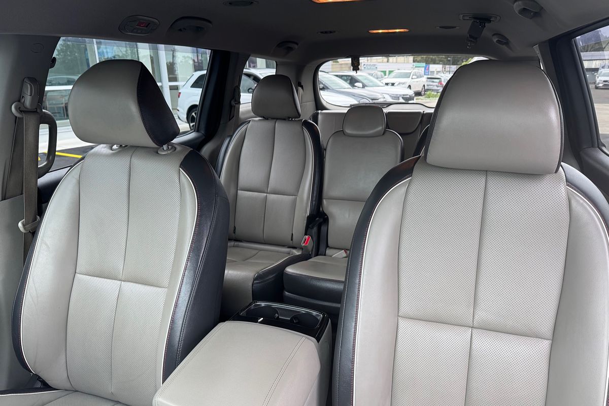 2015 Kia Carnival Platinum YP