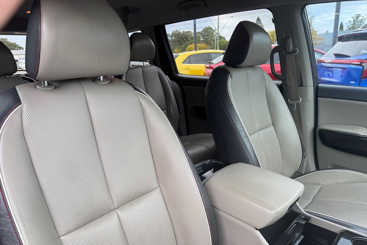 2015 Kia Carnival Platinum YP