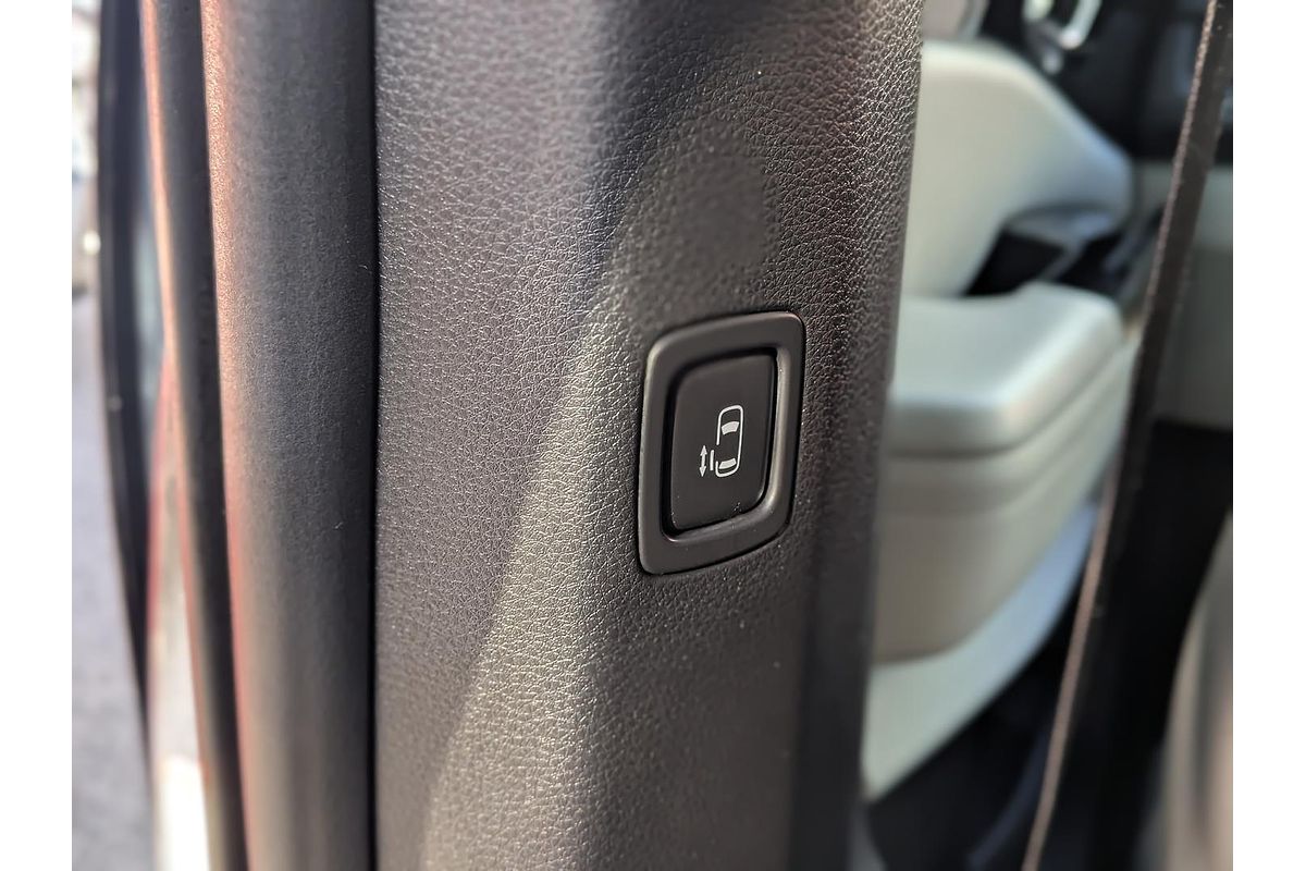 2022 Kia Carnival SLi KA4
