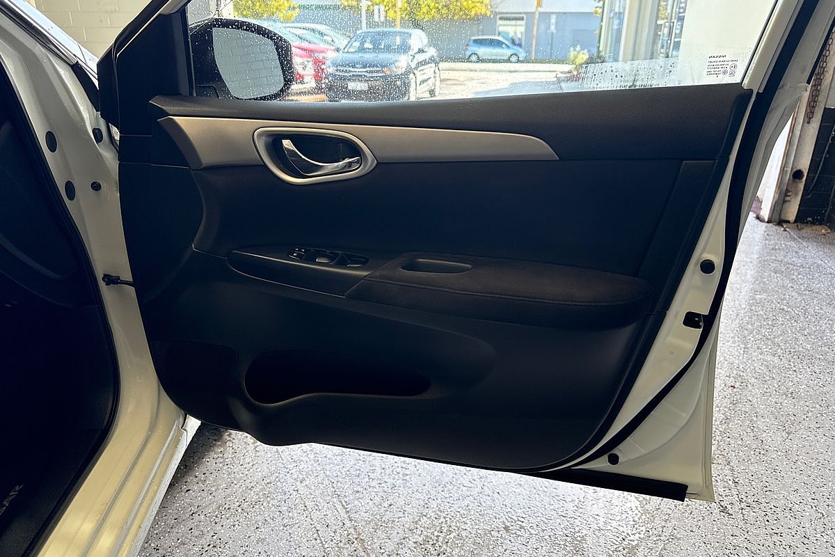 2013 Nissan Pulsar ST C12