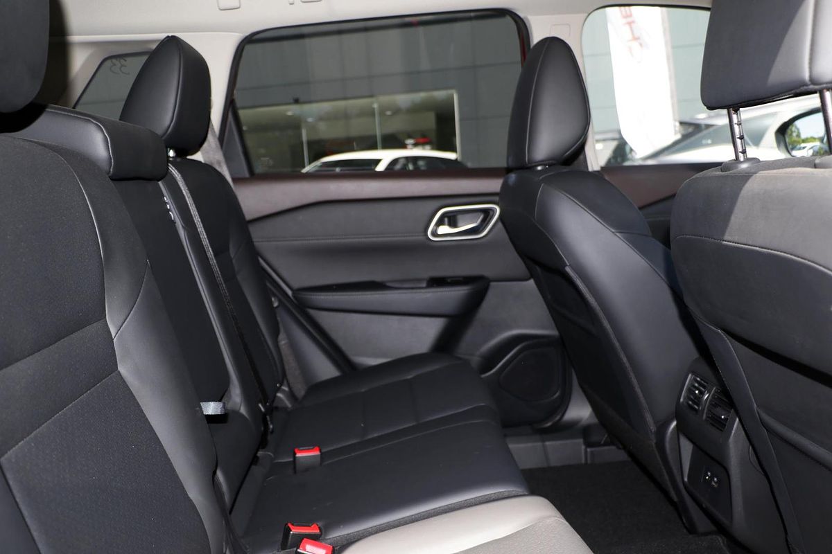 2024 Nissan X-TRAIL ST-L T33