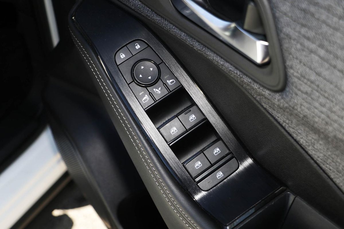 2025 Nissan X-TRAIL ST T33