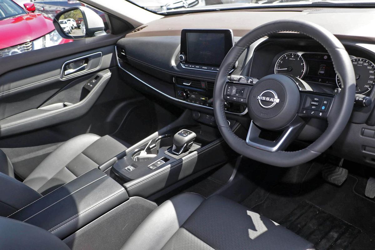 2024 Nissan X-TRAIL ST-L T33