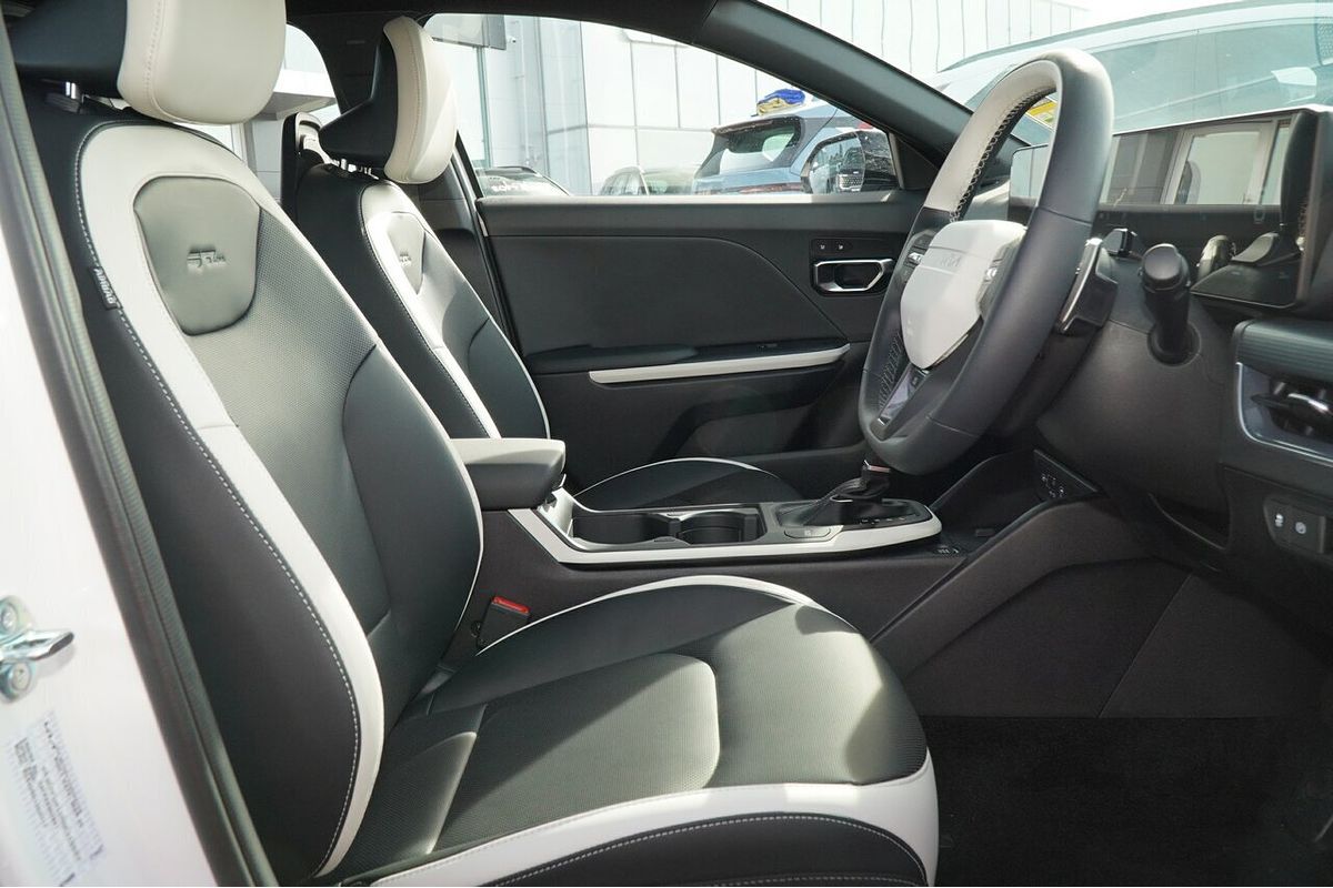 2025 Kia K4 GT-Line CL4m