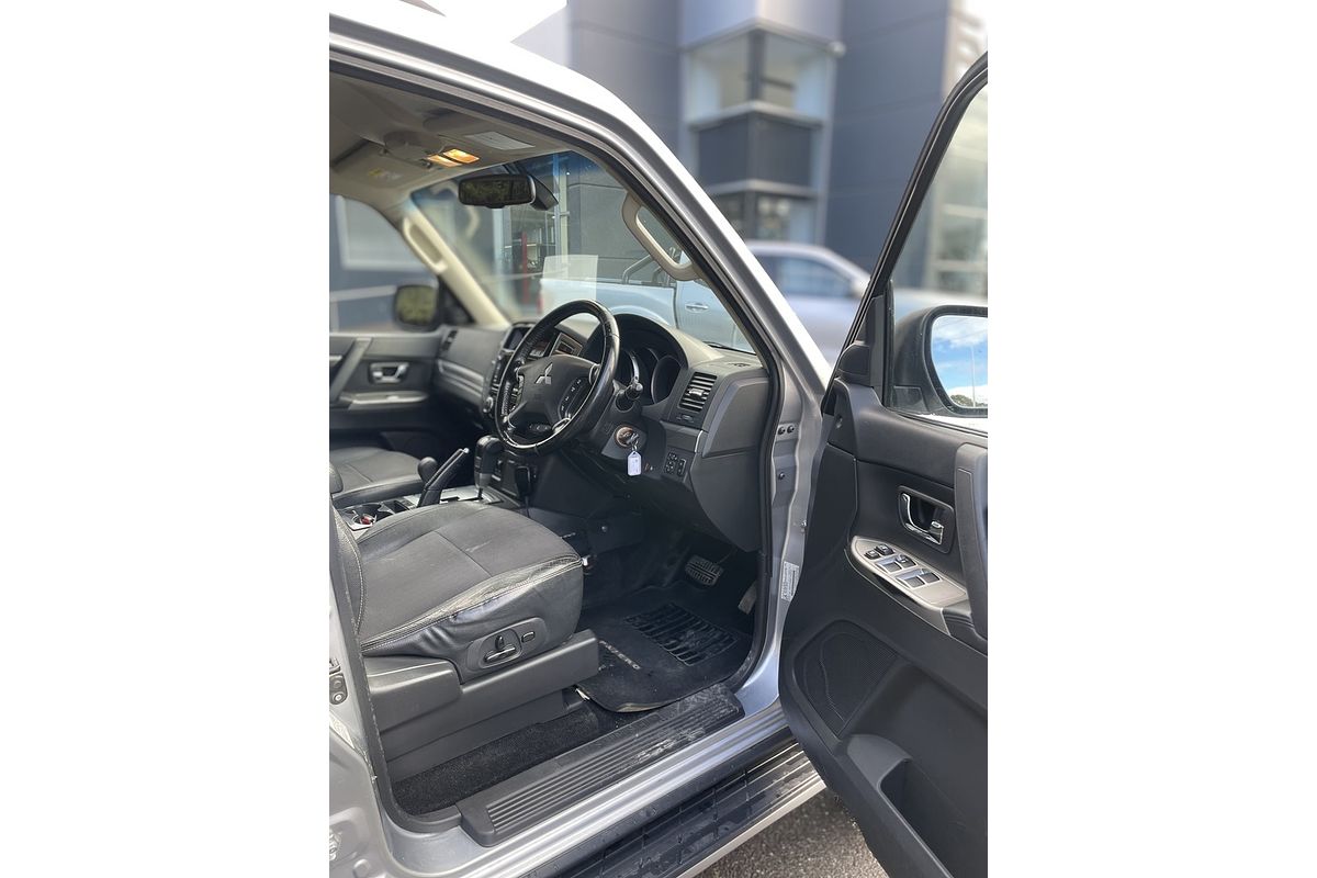2014 Mitsubishi Pajero GLS NX