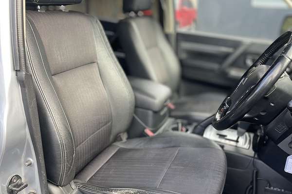 2014 Mitsubishi Pajero GLS NX