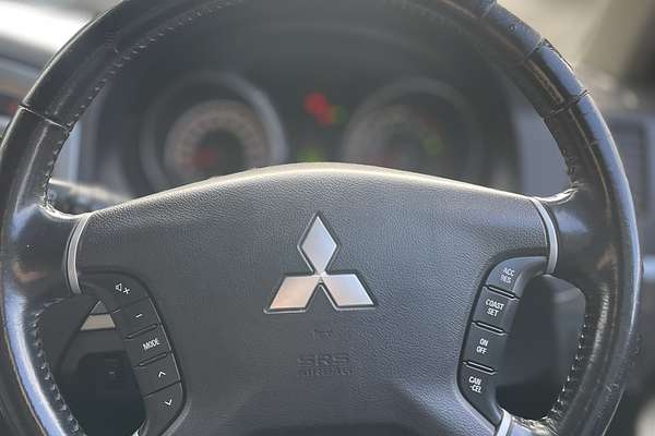 2014 Mitsubishi Pajero GLS NX