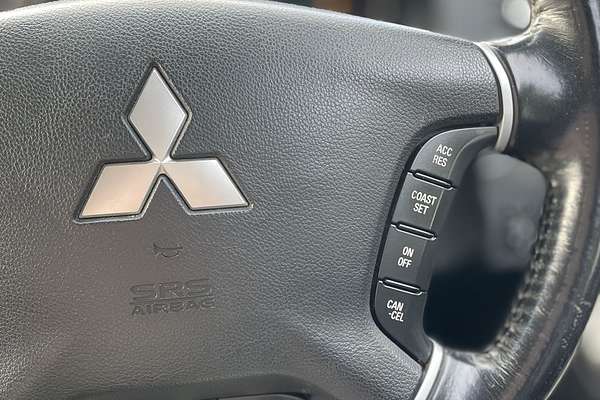 2014 Mitsubishi Pajero GLS NX