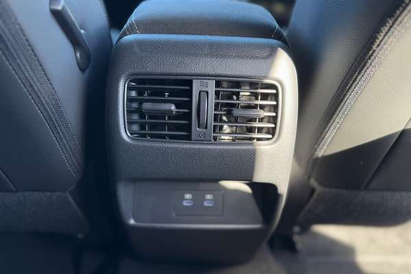 2024 Nissan QASHQAI N-DESIGN e-POWER J12