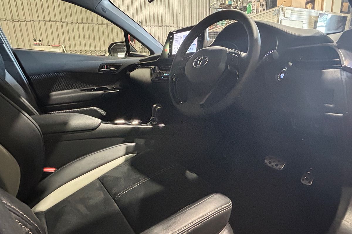 2022 Toyota C-HR GR Sport ZYX10R