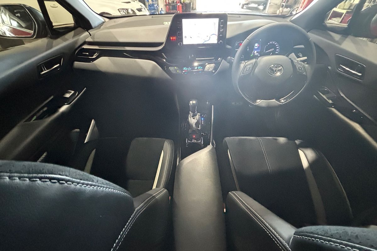 2022 Toyota C-HR GR Sport ZYX10R