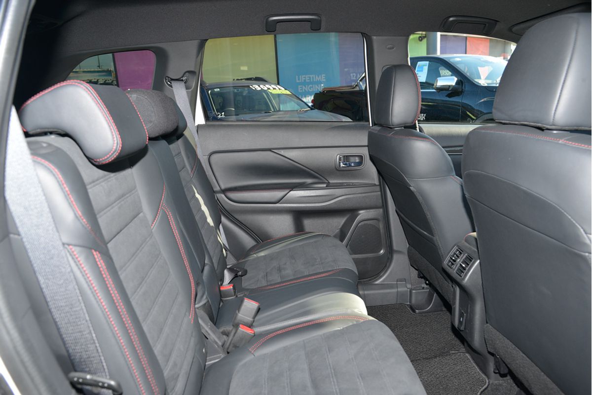 2020 Mitsubishi Outlander Black Edition ZL
