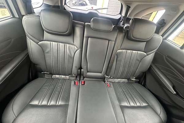 2023 Isuzu MU-X LS-T