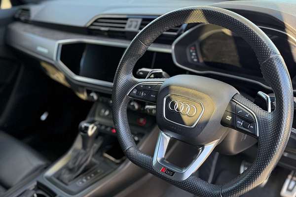 2020 Audi RS Q3  F3