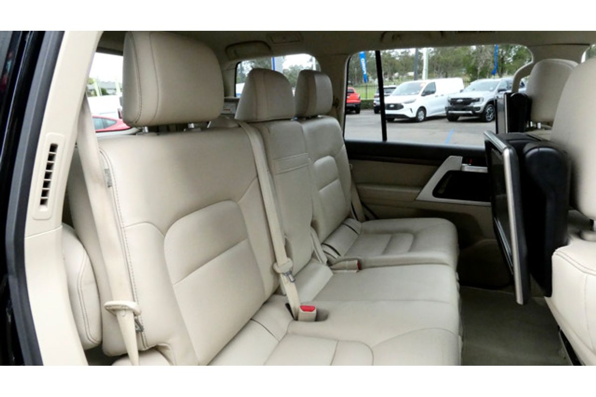 2019 Toyota Landcruiser Sahara VDJ200R