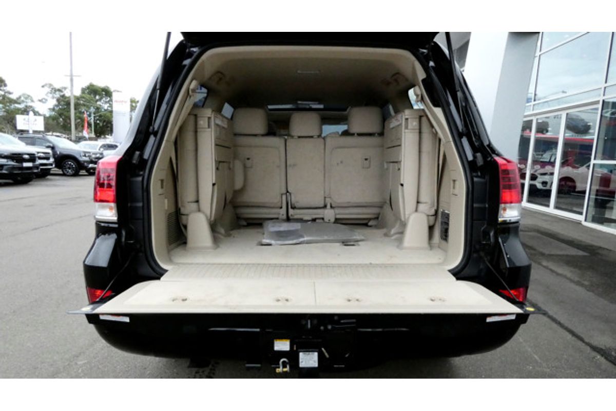 2019 Toyota Landcruiser Sahara VDJ200R